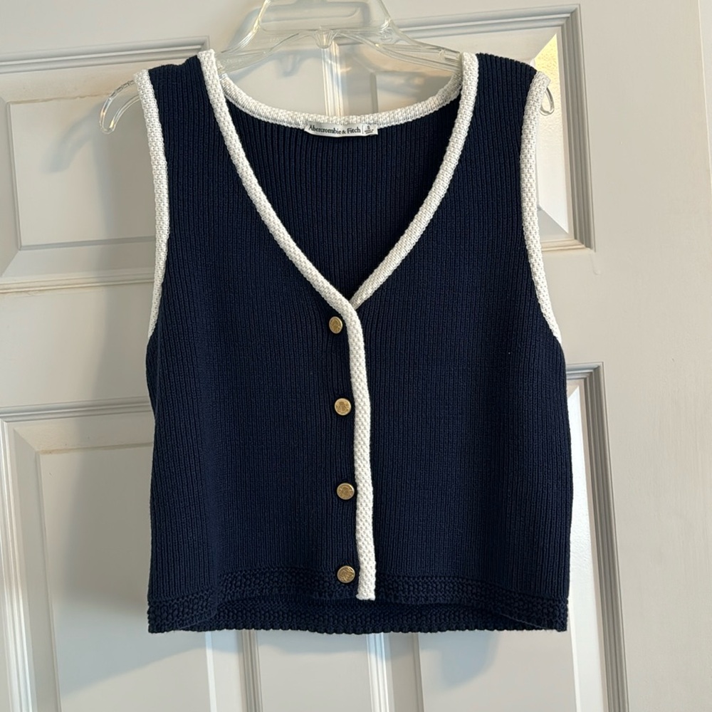 Abercrombie sweater vest size small